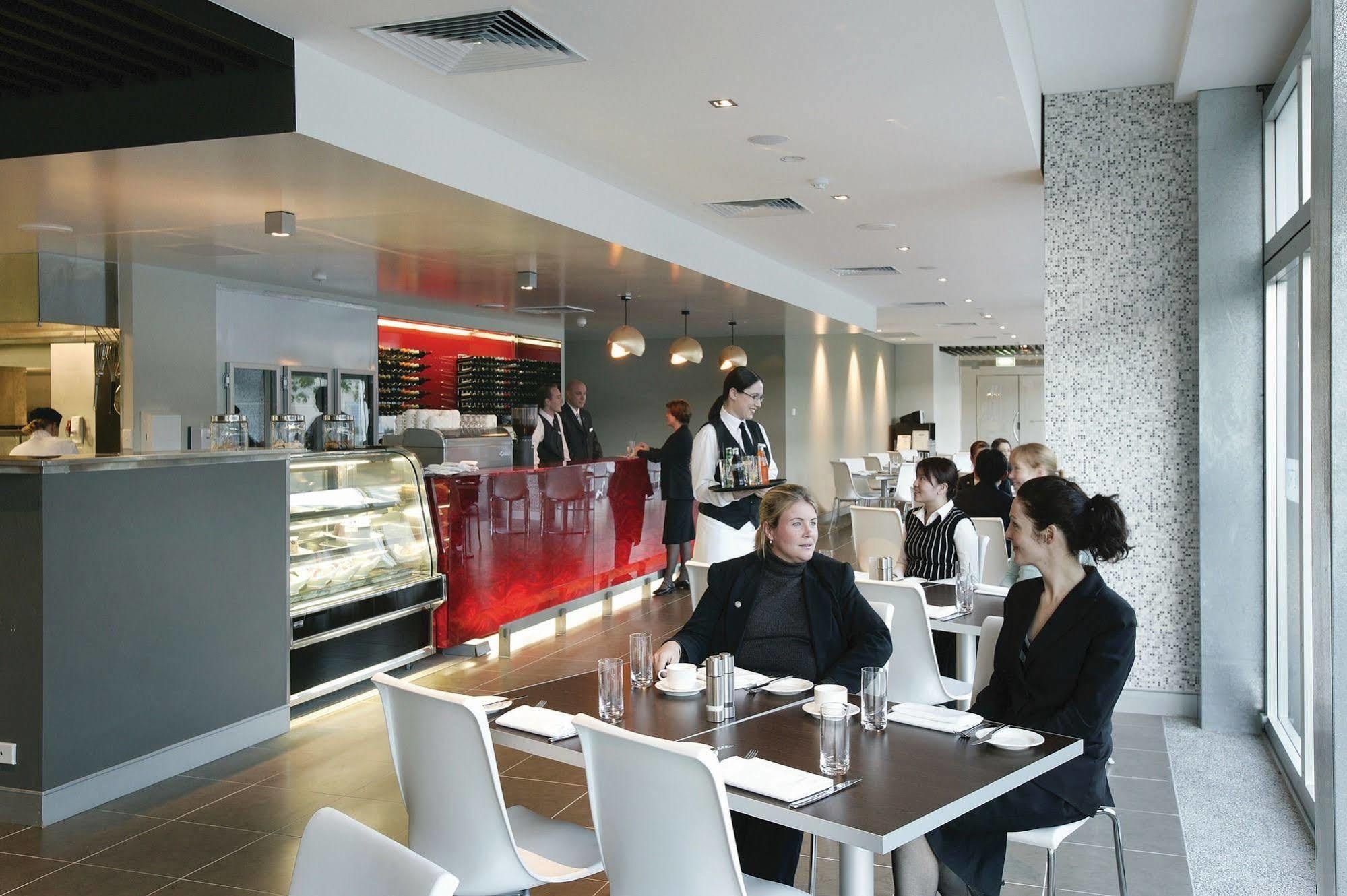 Adina Apartment Hotel Perth Exterior photo