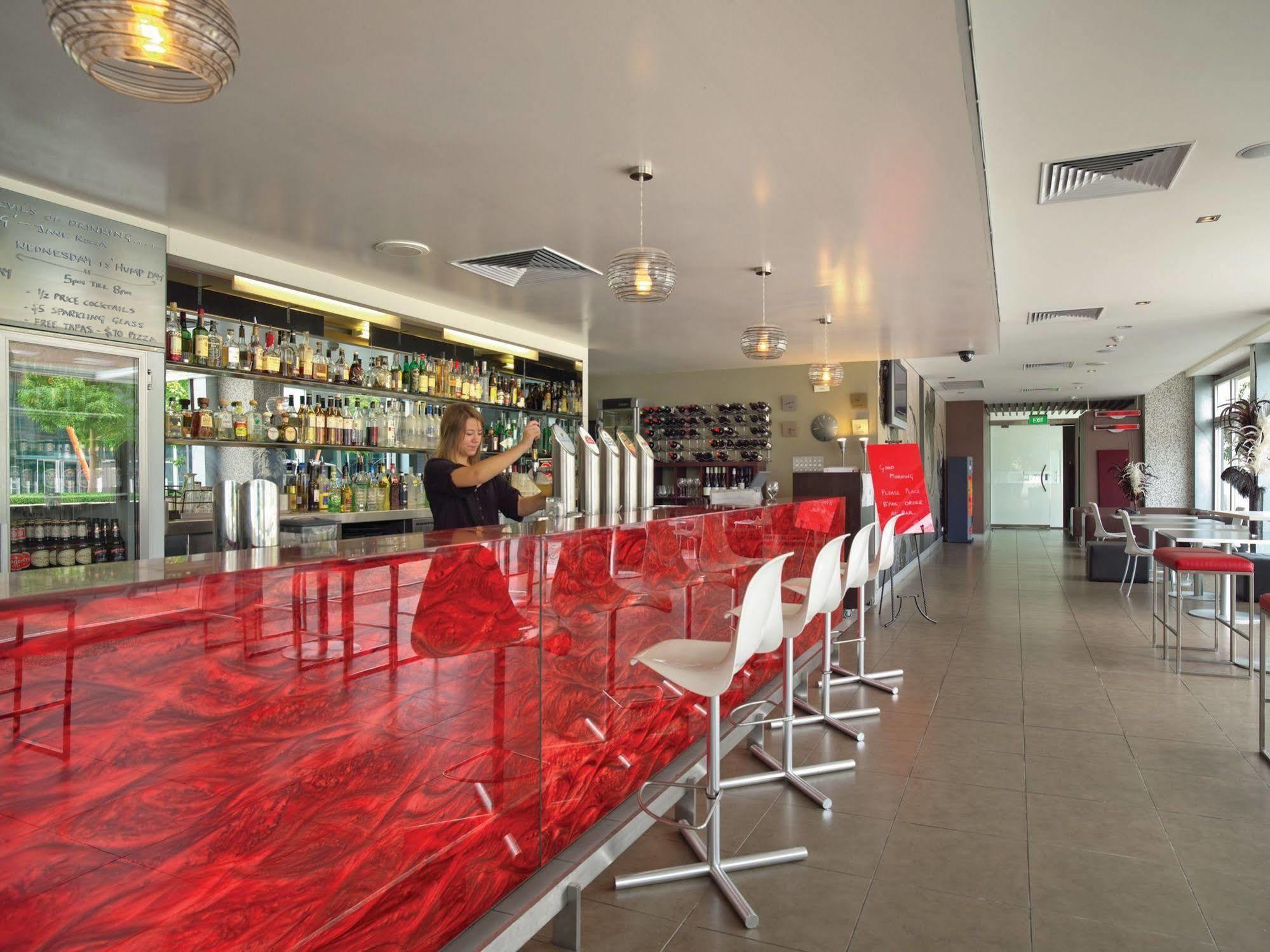 Adina Apartment Hotel Perth Exterior photo